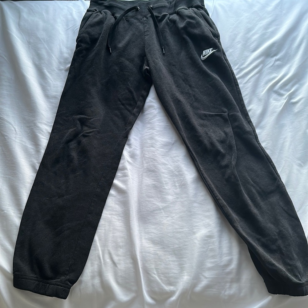 black nike sweatpants